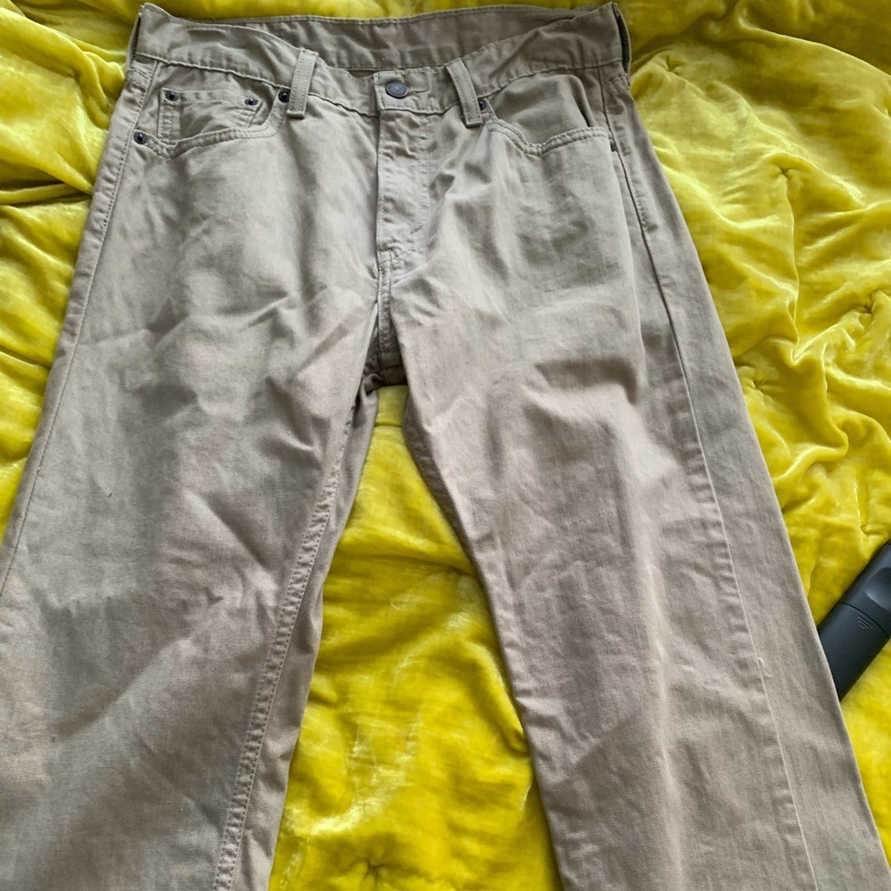 Levi Jeans they are a size 30x32